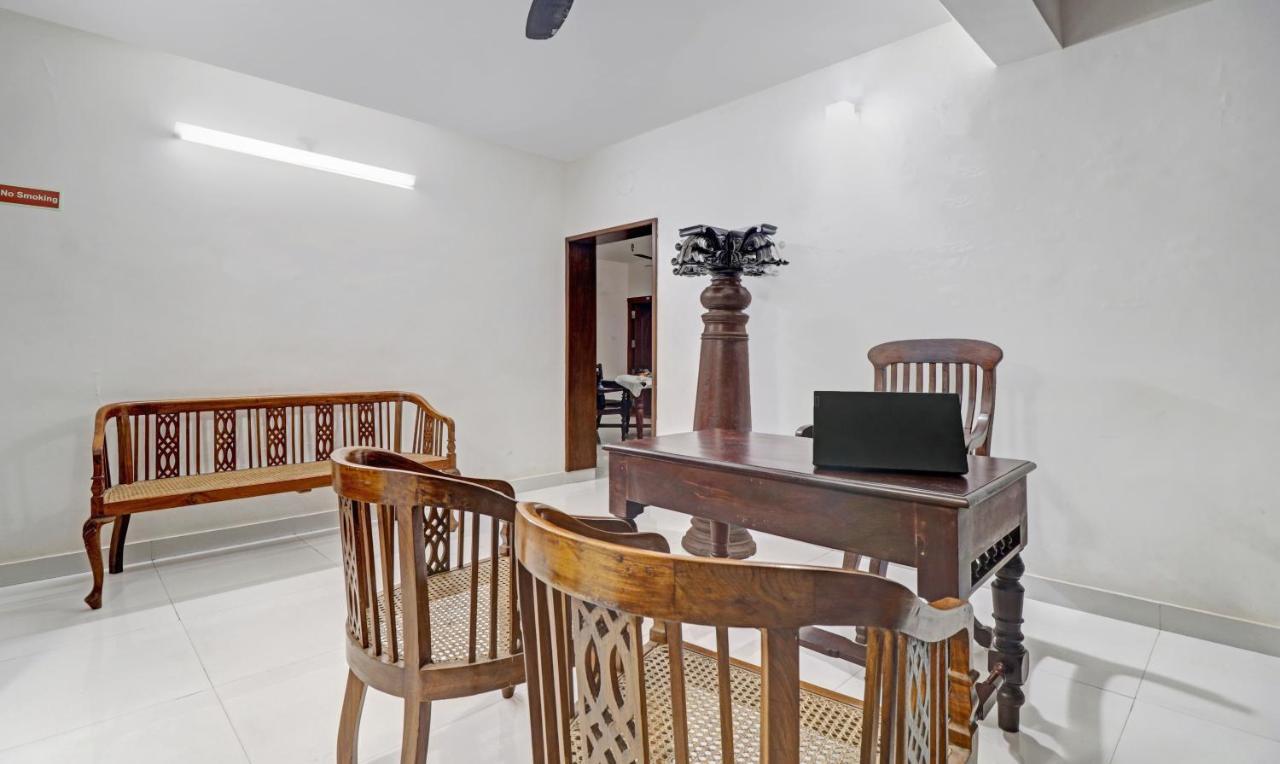 Treebo Backpackers Inn Kochi Exterior foto